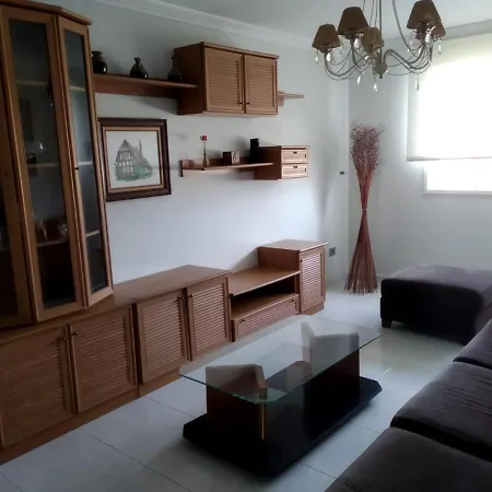 Amplio En Illa De Arousa, Proximo A La Playa *