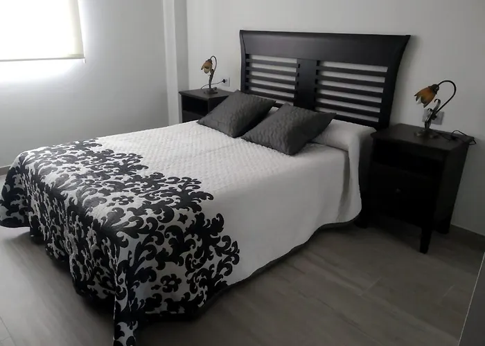 Amplio En Illa De Arousa, Proximo A La Playa Daire