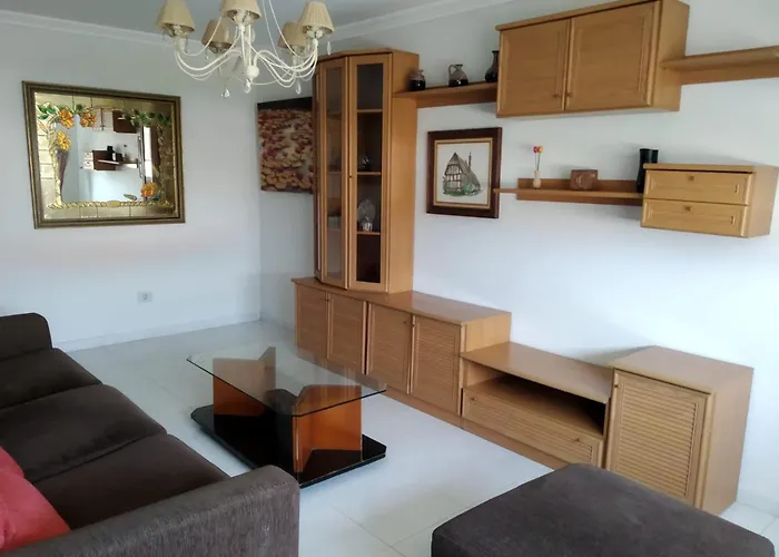 Amplio En Illa De Arousa, Proximo A La Playa *